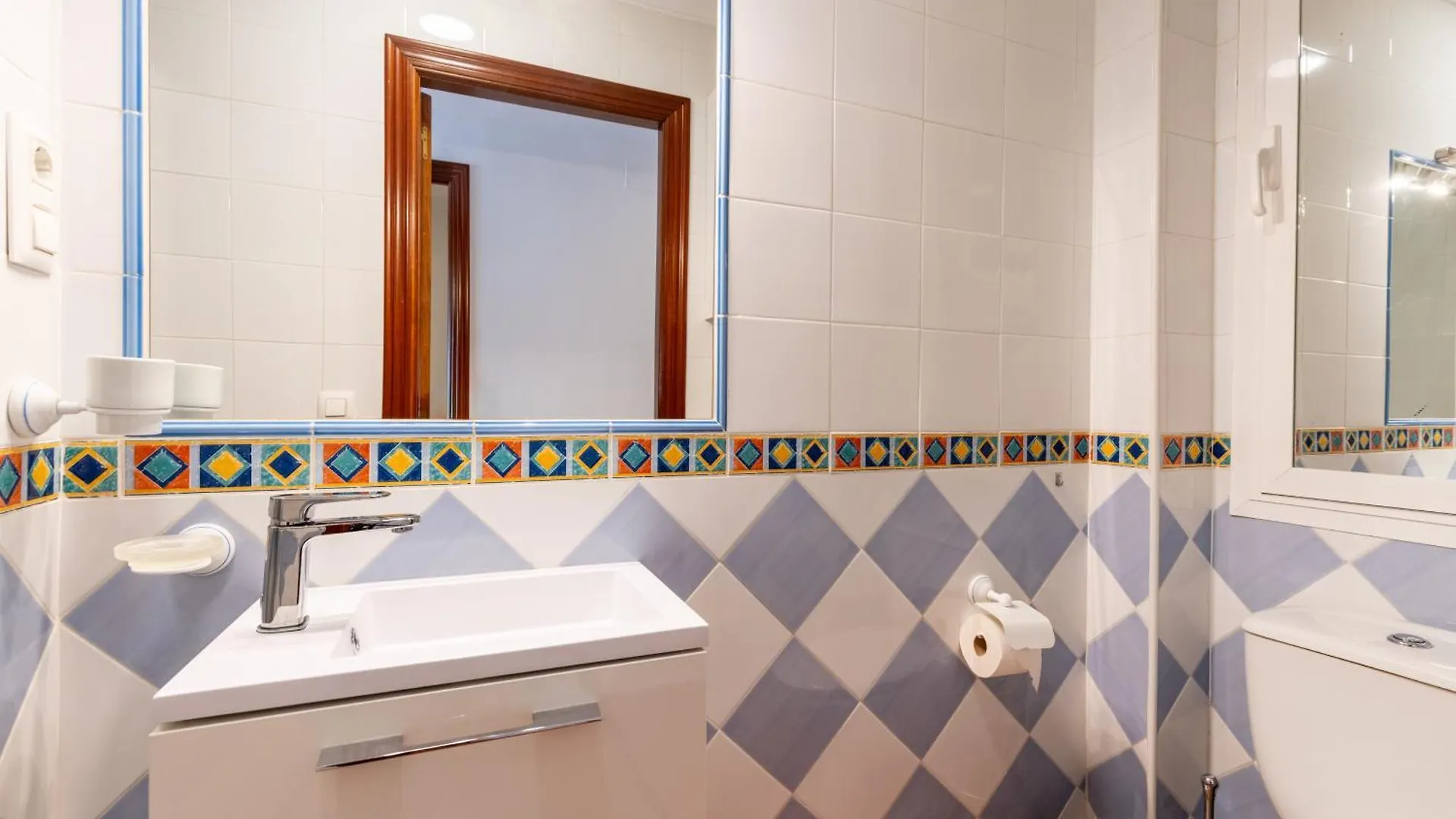 Bn Luminoso Apartamento Para Familias En Excelente Ubicacion Sevilha